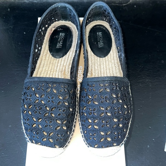 Michael Kors Darci Black Espadrilles Eyelet Yute Slip On Flat size 8.5 - Picture 1 of 11